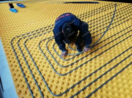 Herstellung von Plastik-Wärmewasserstrahlenden Fußbodenheizungsmodulen 450 kg/h 1
