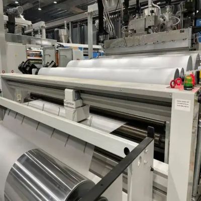 kaufen 2400mm / 2600mm Breite EVA-Solarfilm-Extrusionsleitung mit 300-700kg/h Leistung und 16m/s Höchstgeschwindigkeit für die Verkapselung von Solarkollektoren online manufacture