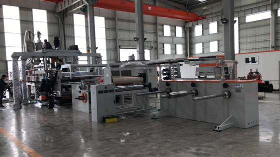 kaufen PET-Folienextrusionslinie mit einer Breite von 800–1500 mm, keine Kristallisation erforderlich und Einzel-/Doppelschneckendesign zum Thermoformen online manufacture