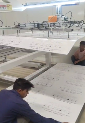 kaufen PETG-Dekorationsblatt-Extrusionslinie mit 850 kg/h Ausgabekapazität, 4*8ft*1mm Dicke und ABA-Struktur online manufacture